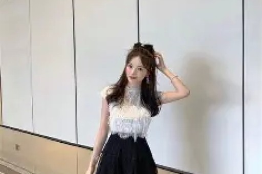 原来她早已结婚丈夫是国家一级演员如今定居上海被家人宠成宝 原来她早已结婚丈夫是国家一级演员如今定居上海被家人宠成宝